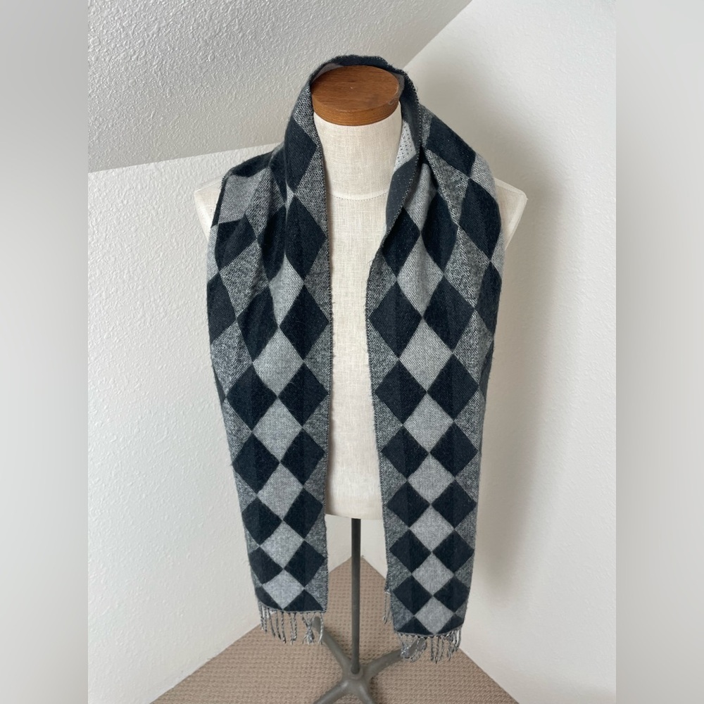 100% Cashmere Scarf Made in England Black Gray Plaid Fringe